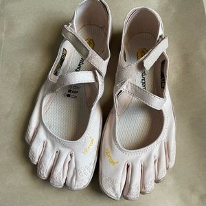 ❗️SOLD❗️Vibram Fivefingers V-soul Sneakers